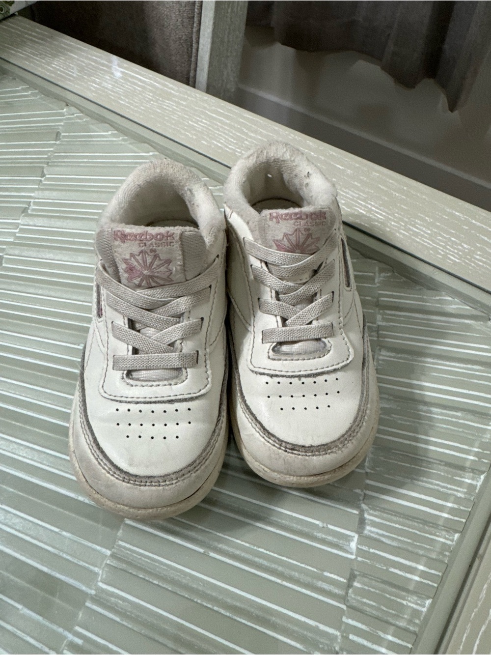 Reebok Kids White and Pink Low-Top Sneakers